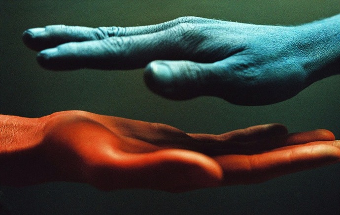 A földlakók első csoportos érintkezése idegenekkel