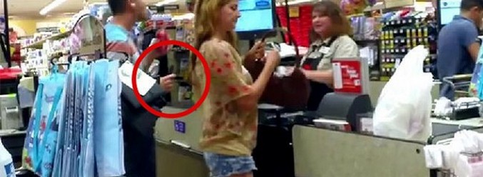 Műanyag kártyák és betolakodók