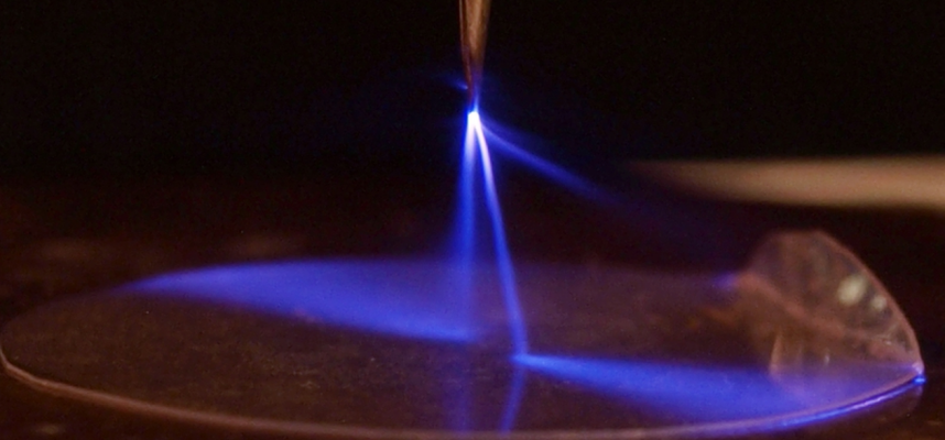 A plazmasugár másodpercek alatt bármilyen felületen elpusztítja a koronavírust 