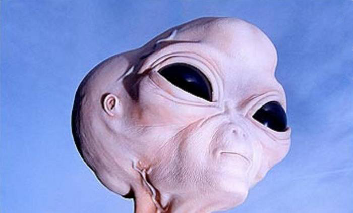 Idegenek sétálnak Portugália sivatagában?