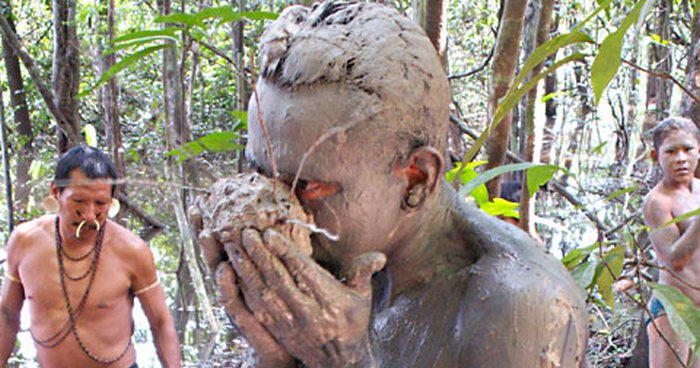 Miért esznek néhány ember földet?