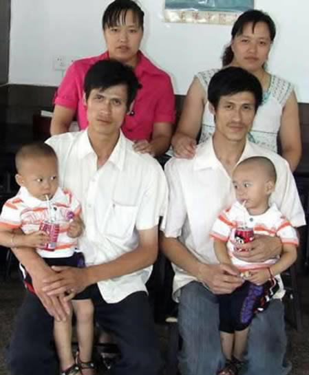 A97898_identical_couples_5-étterem