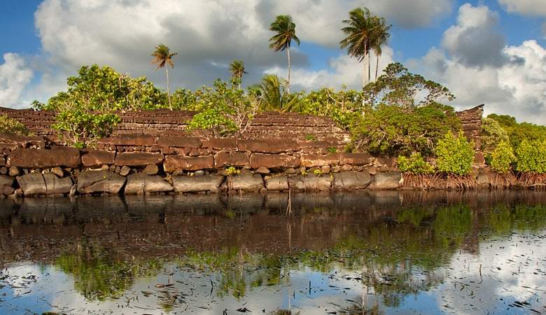 Új műholdas képeket kaptunk a csodálatos vízváros, Nan Madola városáról.