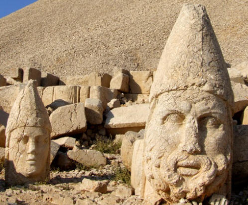 „Szláv-szobrok”