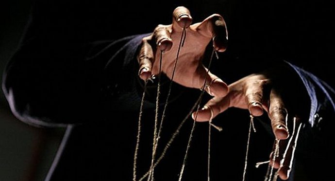 Meg fog véget vetni a bábos uralom?