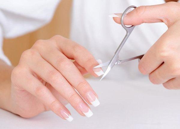 A körömvágás jelei a hét napja szerint 