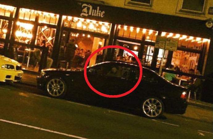 A szellem kibújik az autóból