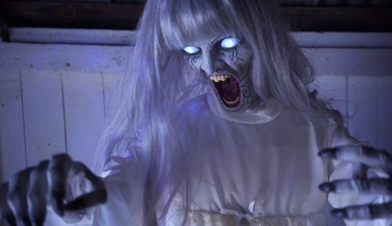 Egy szellem lány futott egy kamera előtt egy perui bankban.