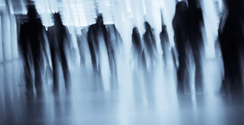 A fantom utasai egy elhagyott repülőtéren videót készítettek