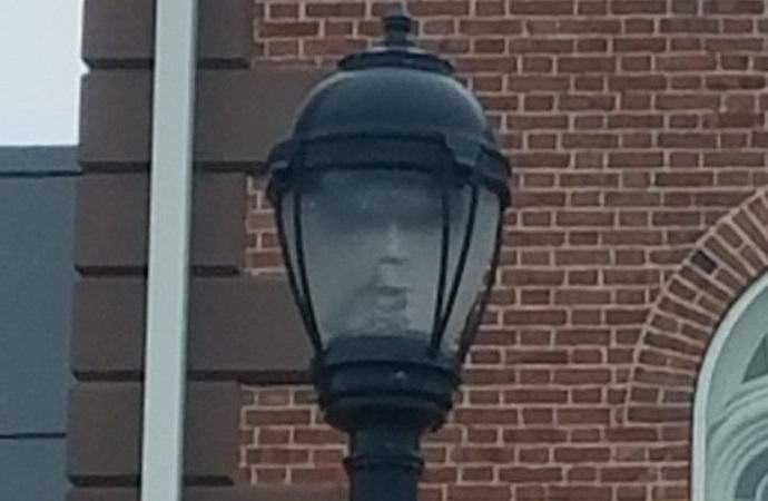 A lámpás kísérteties arca megijesztette az amerikaiakat