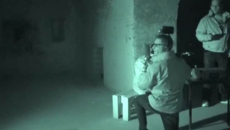 A szellem nem csak megijeszteni, hanem fájni is lehet