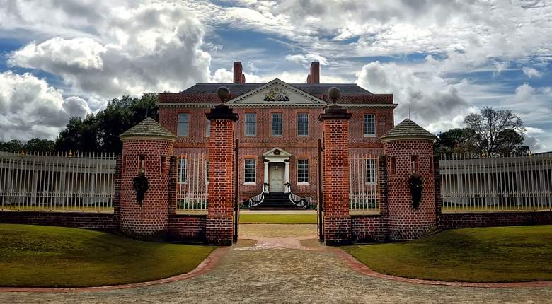 Egy 18. századi lányos lány szelleme véletlenül beleesett a kamera lencséjébe