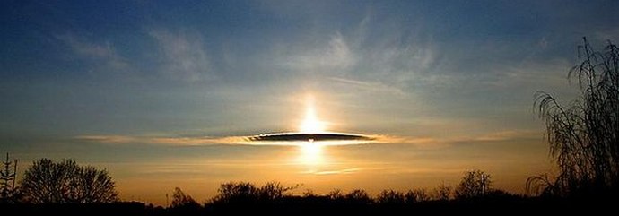 Csak az UFO-k lövöldözésével és az idegenekkel való kitalálással folytatjuk