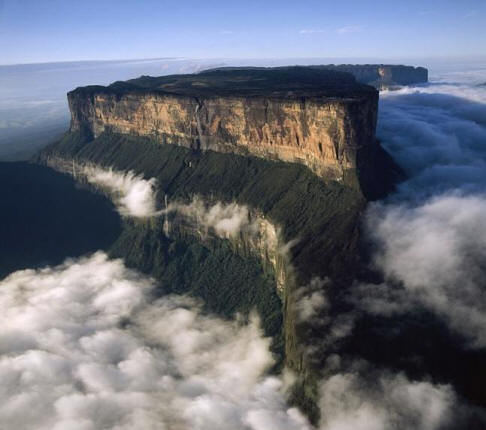 Ijesztő Roraima-fennsík - hatalmas ember alkotta piramis?