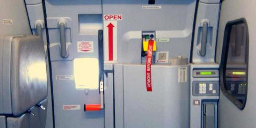 Airbus A319-sík-door-1