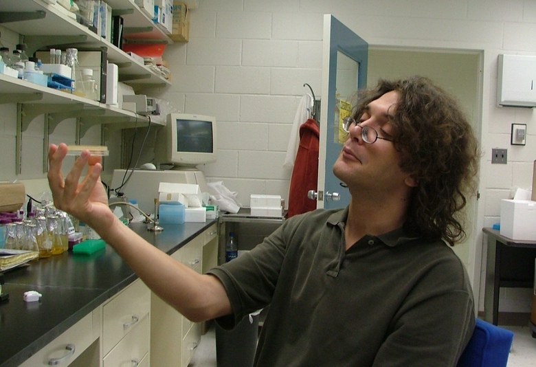 Konstantin Severinov orosz mikrobiológus a géntechnika eredményeiről és problémáiról