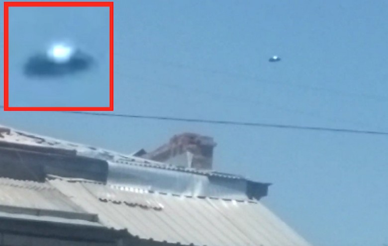 Ezüst korong lelőtt Örményország fővárosa - Jereván felett