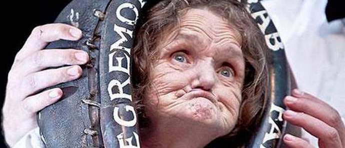 Meghalt a bolygó legrosszabb nője