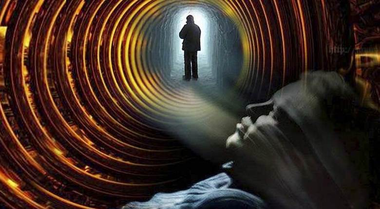 Egy szobor, amely szimbolizálja és bizonyos mértékig magyarázza az átmenetet egy másik világba