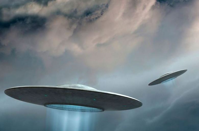 Két UFO egyesülése - a legritkább videó