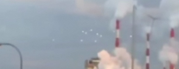 Ismét érthetetlen repülõ tárgyak