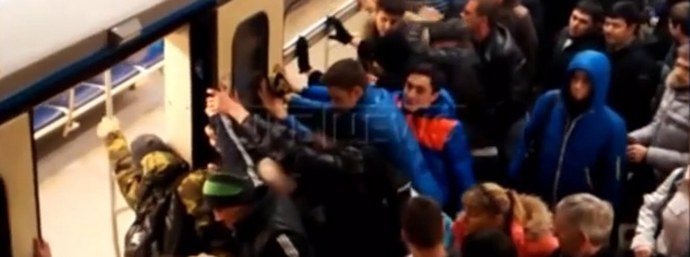 Több tucat utas ment, hogy megmentse az idős nőt