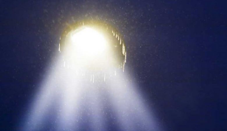 Furcsa kék fény az égen Oroszország fővárosa felett