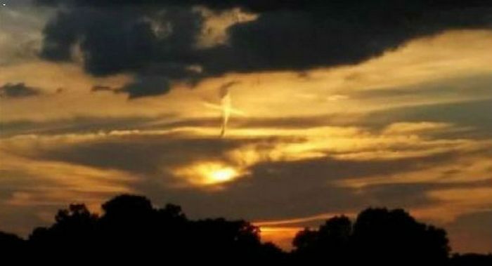 Szörnyű jel - tűz áthalad az Egyesült Államok felett