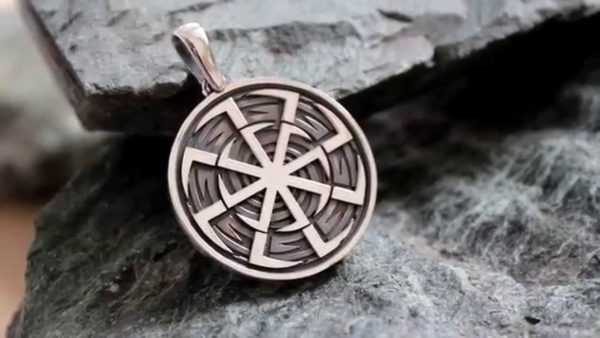 fény amulett értéke 