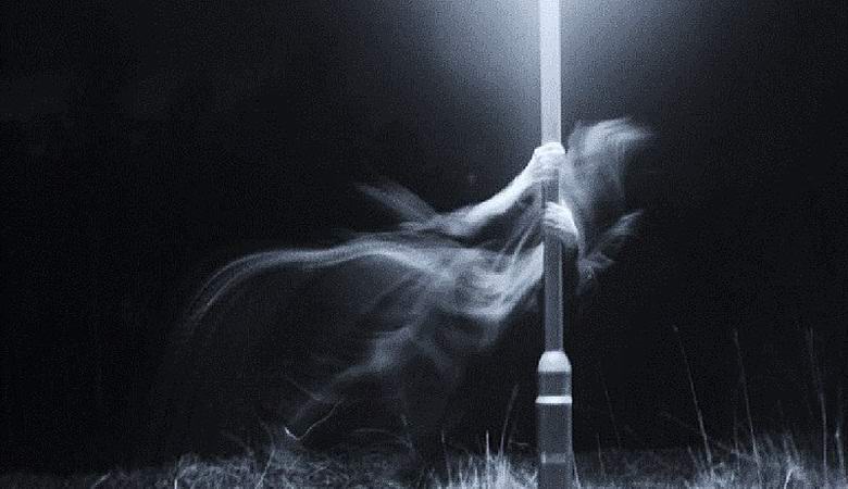 A ragyogó szellem eltalálta a kamerát