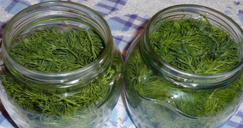 A friss kapor több hónapig hűtőszekrényben tárolható.