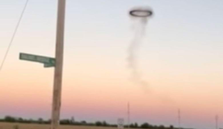 Egy titokzatos gyűrű vitorlázott Indiana felett