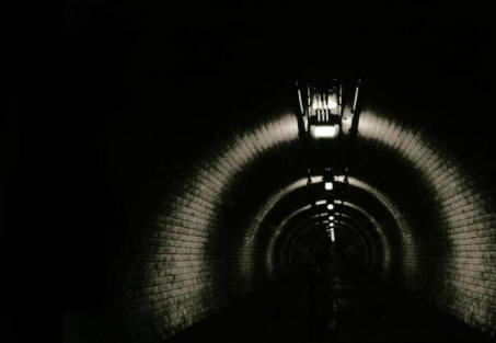 Alagút egy másik dimenzióba