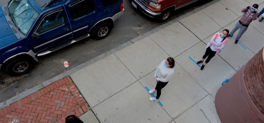 Tudósok: a társadalmi távolságtartás 2022-ig szükséges 