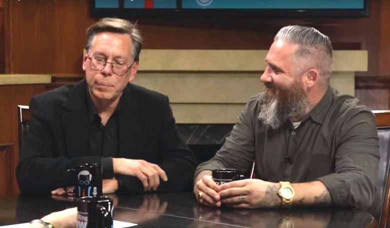 Bob Lazar ufológus úgy véli, hogy az embereket földönkívüli civilizációk teremtették az adatok tárolására.