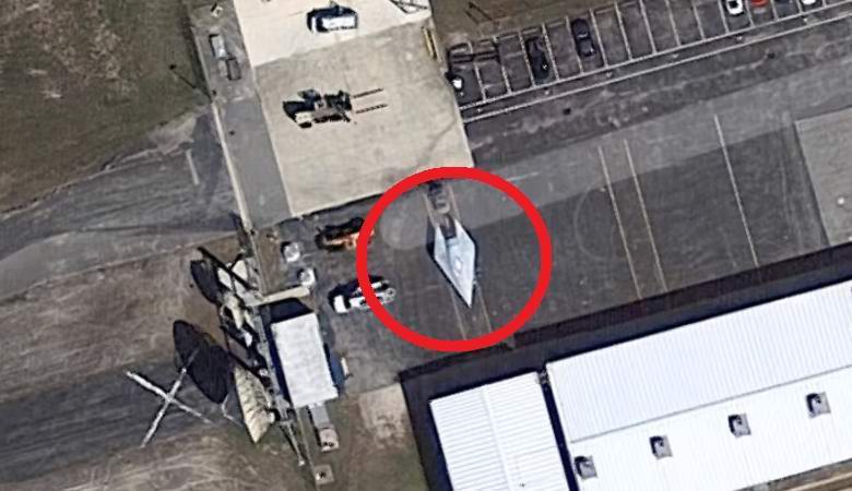 Az ufológus két egyszeres csillaghajót fedezett fel a floridai mocsarak közepén