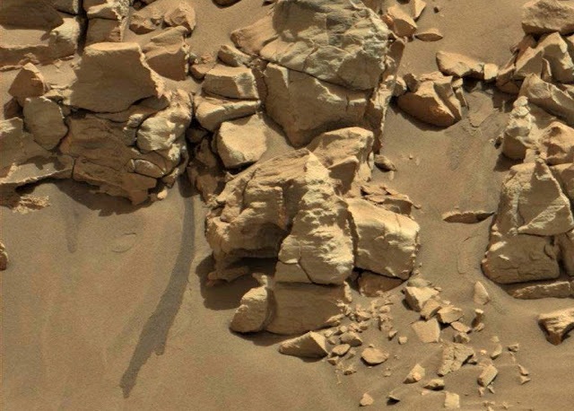 Ufológus: A Curiosity rover felfedezte a vizet a Marson
