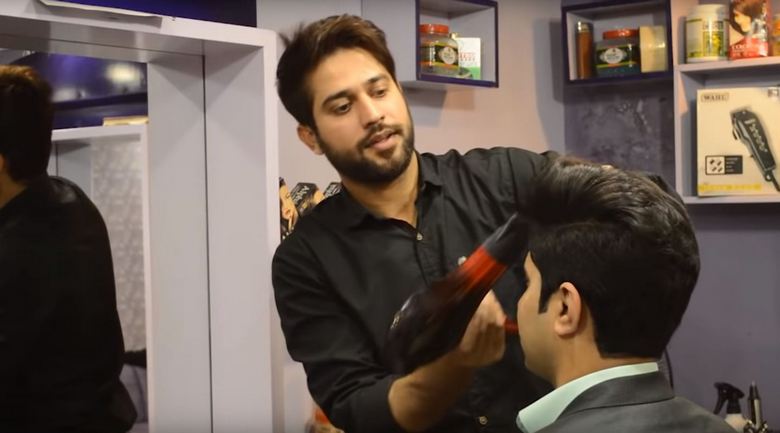 Pakisztán egyedi fodrásza, akit úgy hívnak