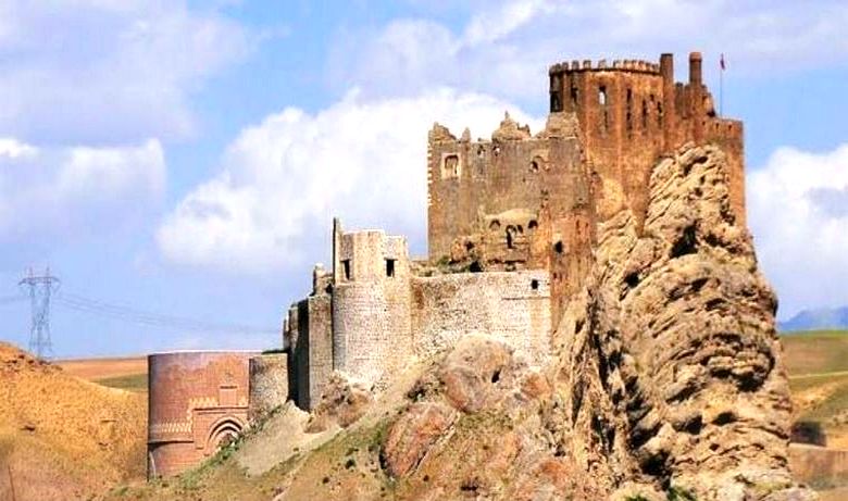 Az egyedülálló középkori csővezeték vízszivattyú nélkül 200 métert emelt