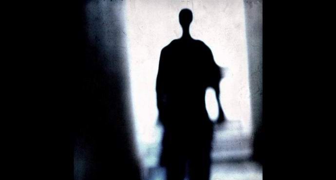 Az amerikai televíziós stúdióban eltávolította a kísérteties árnyékot