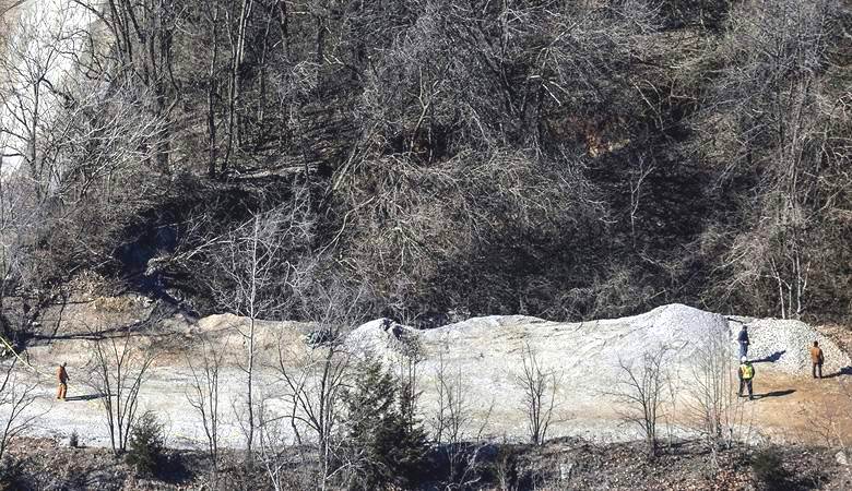 Egy hatalmas lyuk van a földben az amerikai állatkertben.