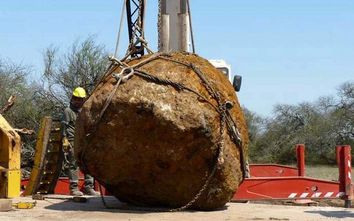 Harminctonnás meteoritot ástak ki Argentínában.