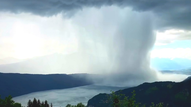 Az osztrák Alpokban a mennyből esett le