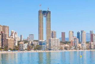 Spanyolországban az építők elfelejtettek liftet készíteni egy felhőkarcolóban