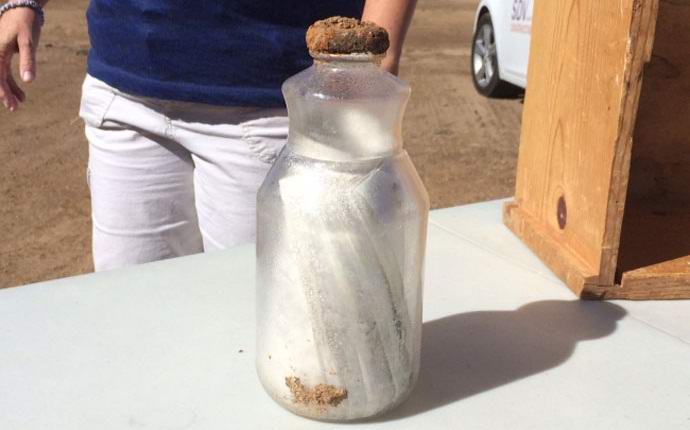 Rosszindulatú üzenetet találtak az időkapszulában