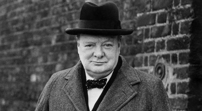 Churchill szelleme vándorol a londoni metrón