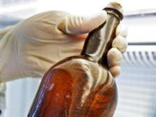 Új-Zélandon talált egy levelet egy palackban, úszott 13 ezer kilométerrel.