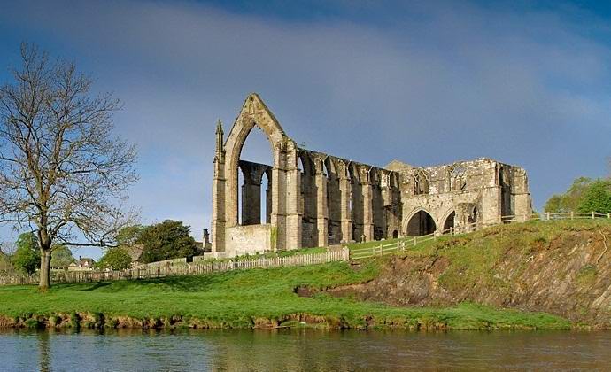 Egy szellemet lőttek egy középkori kolostor ablakában