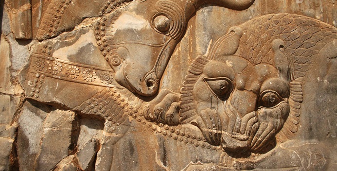 Darius király hiányzó kincseinek keresésekor