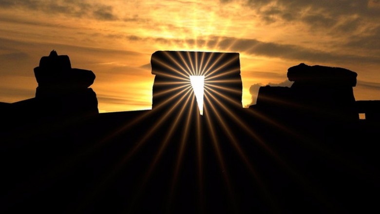 Stonehenge-ben a nap 45 fokkal északra emelkedett, mint általában.